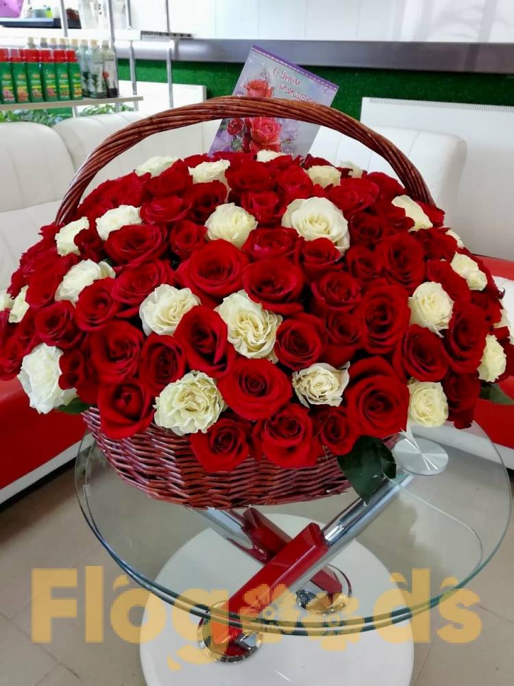 Корзина «Королеве» за 81 497 руб.